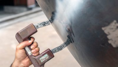 How Does Magnetic Particle Inspection Detect Surface Cracks?